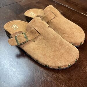 YOKI Studded Faux Suede Brown Clog Slip On‎ Slides Size 7.5 Cracker Barrel